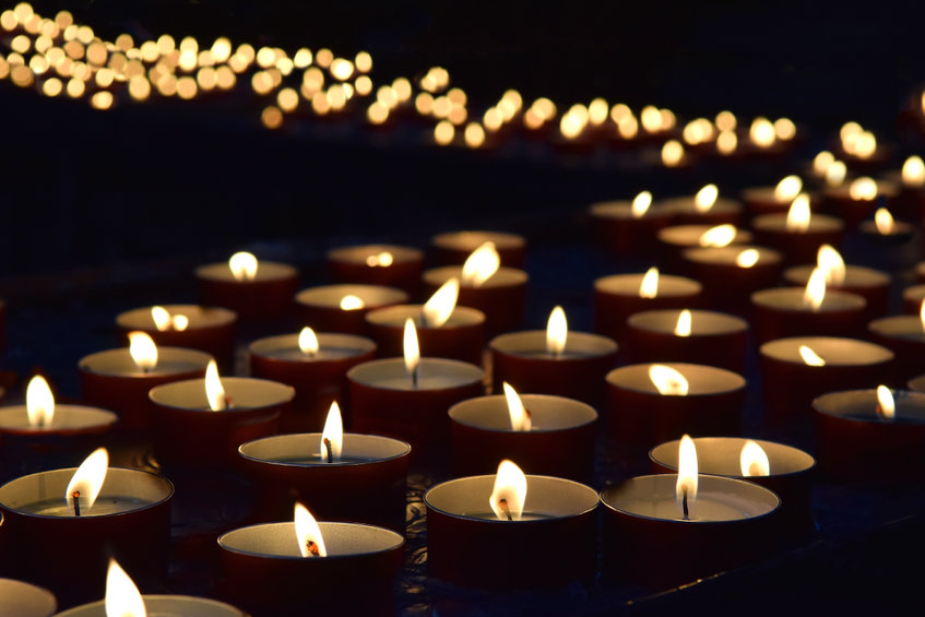 burning memorial candles